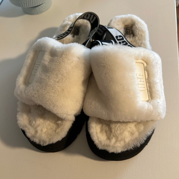 UGG open toe slippers - Picture 5 of 5